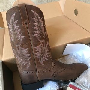 Ariat brown heritage stockman boots, size 9.